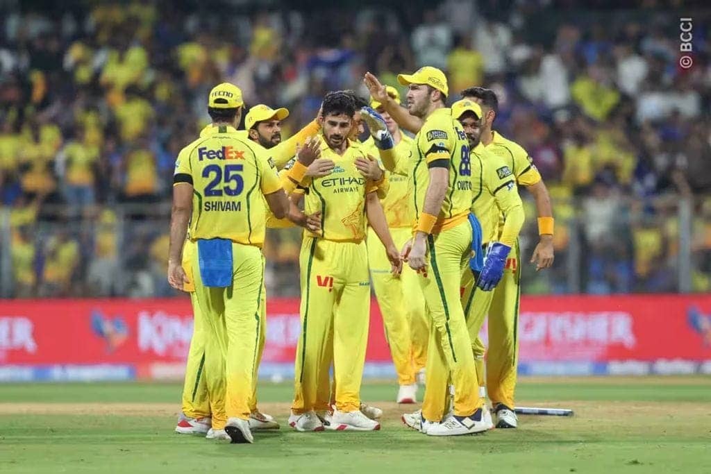 Aakash Chopra Sounds Alarm: CSK's Dot Ball Dilemma Ahead of MI