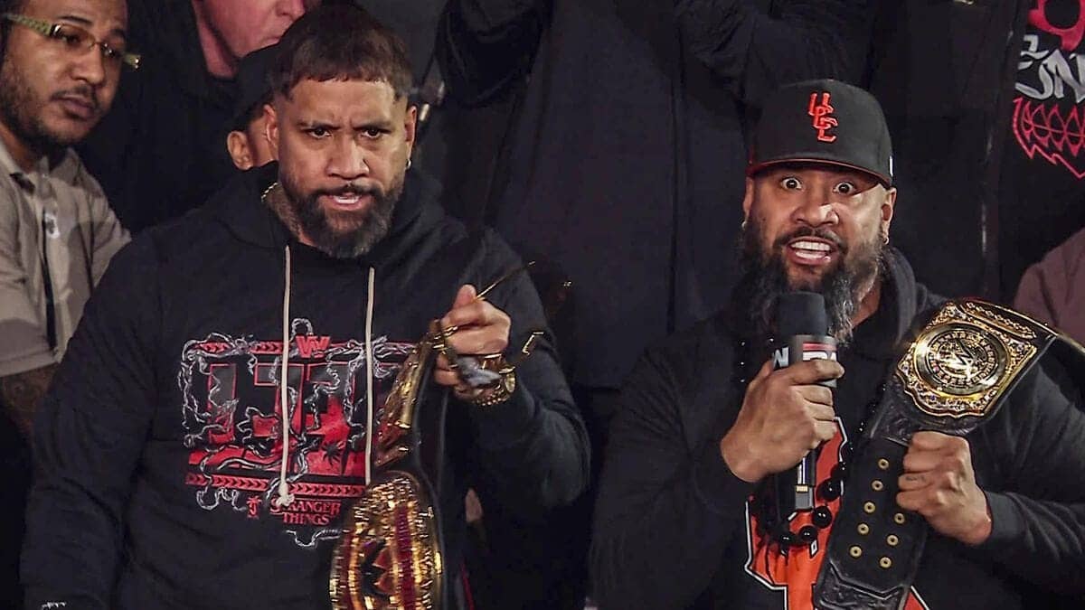 WWE Superstar ne Usos ko spelling mistake par bulaya