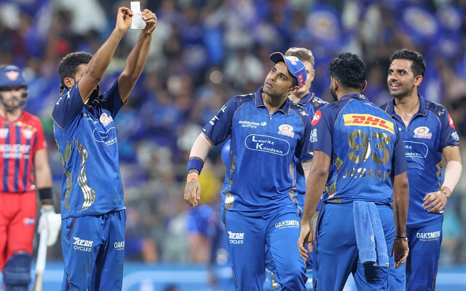 Raghu Sharma ka pehla wicket: Emotional note se chh gaya dil