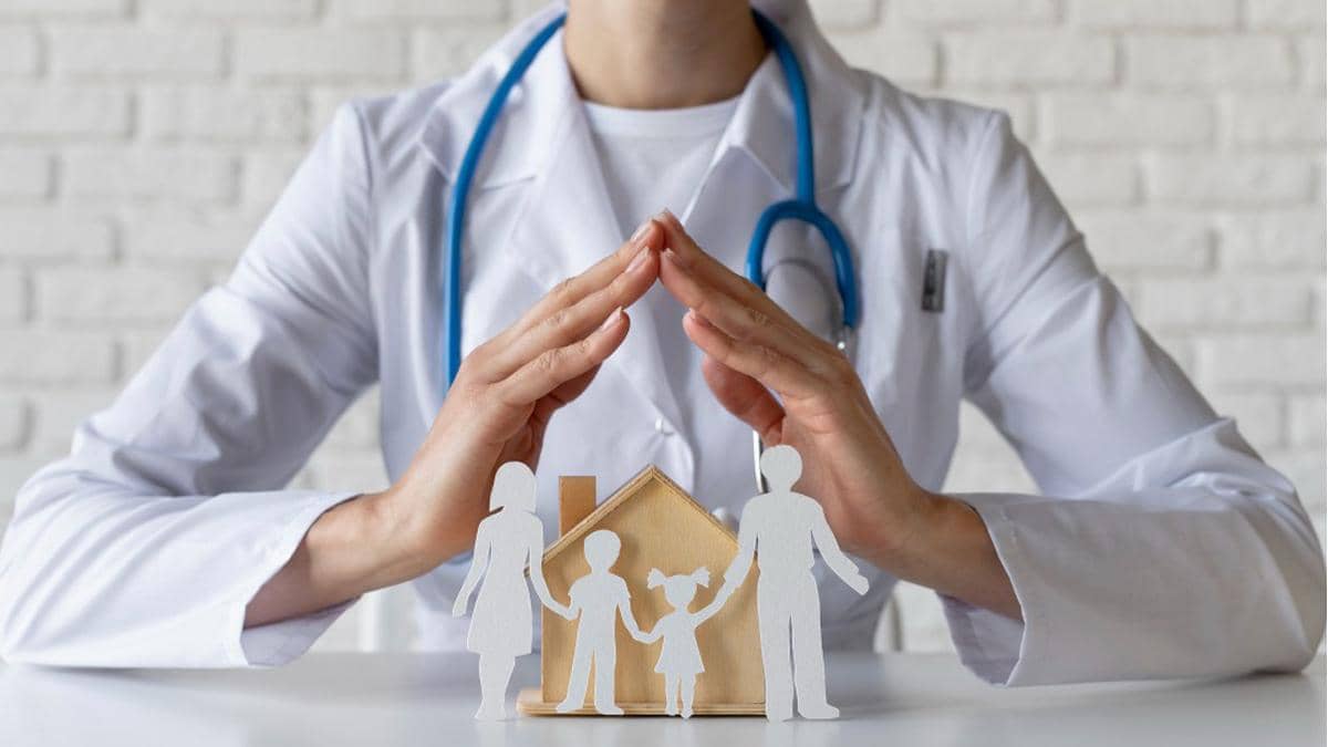Health Insurance: ₹1 Crore Ka Cover, Budget Ka Kya Hoga?