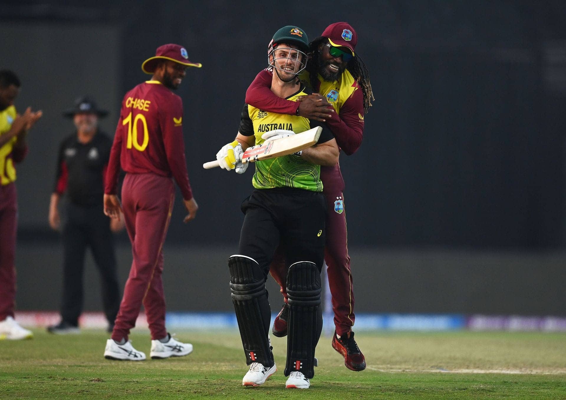 Mitchell Marsh vs Chris Gayle: The Ultimate IPL Stats Showdown!