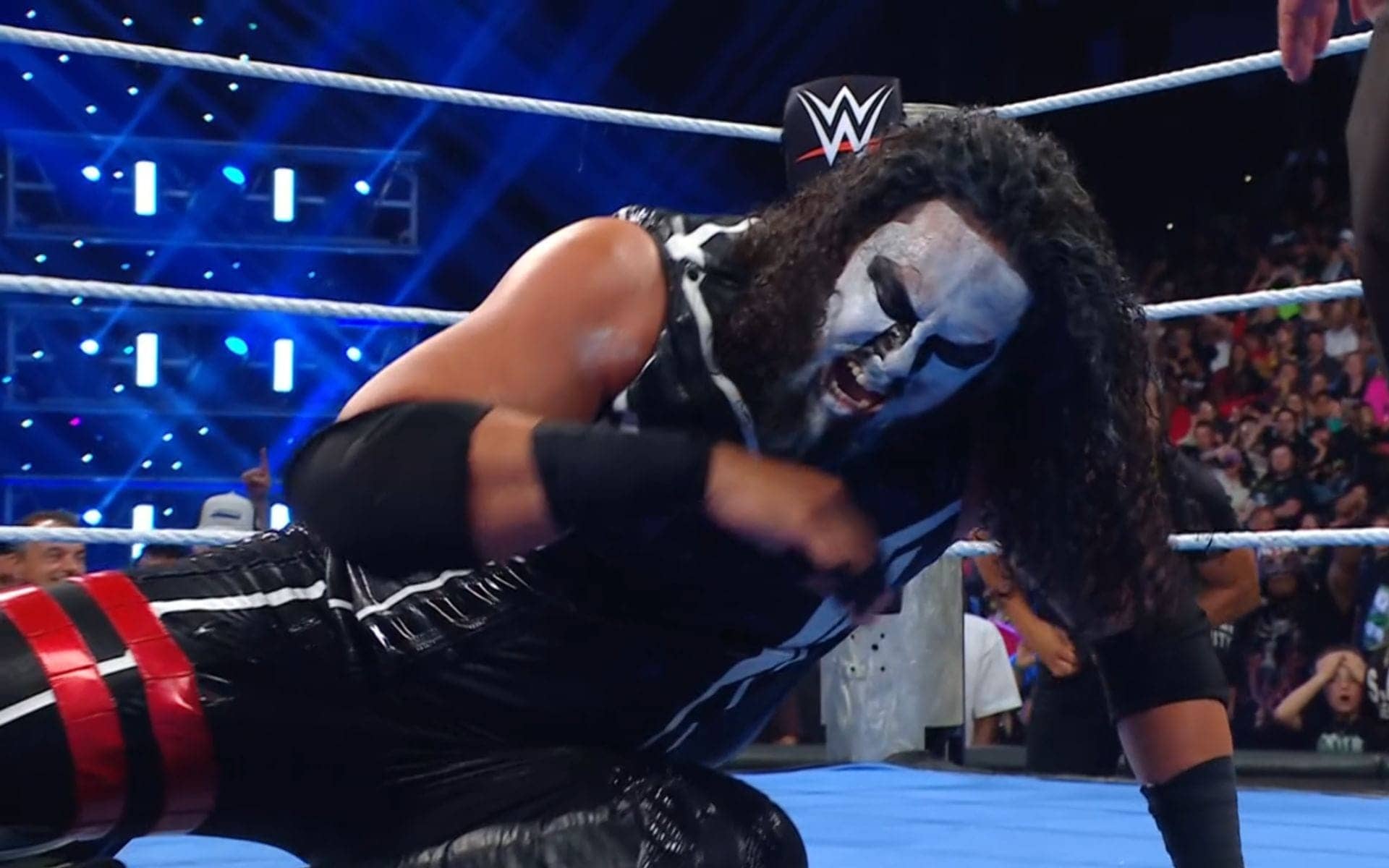 Talla Tonga ne WWE Champion ko pin karke sabko chhakka maara!