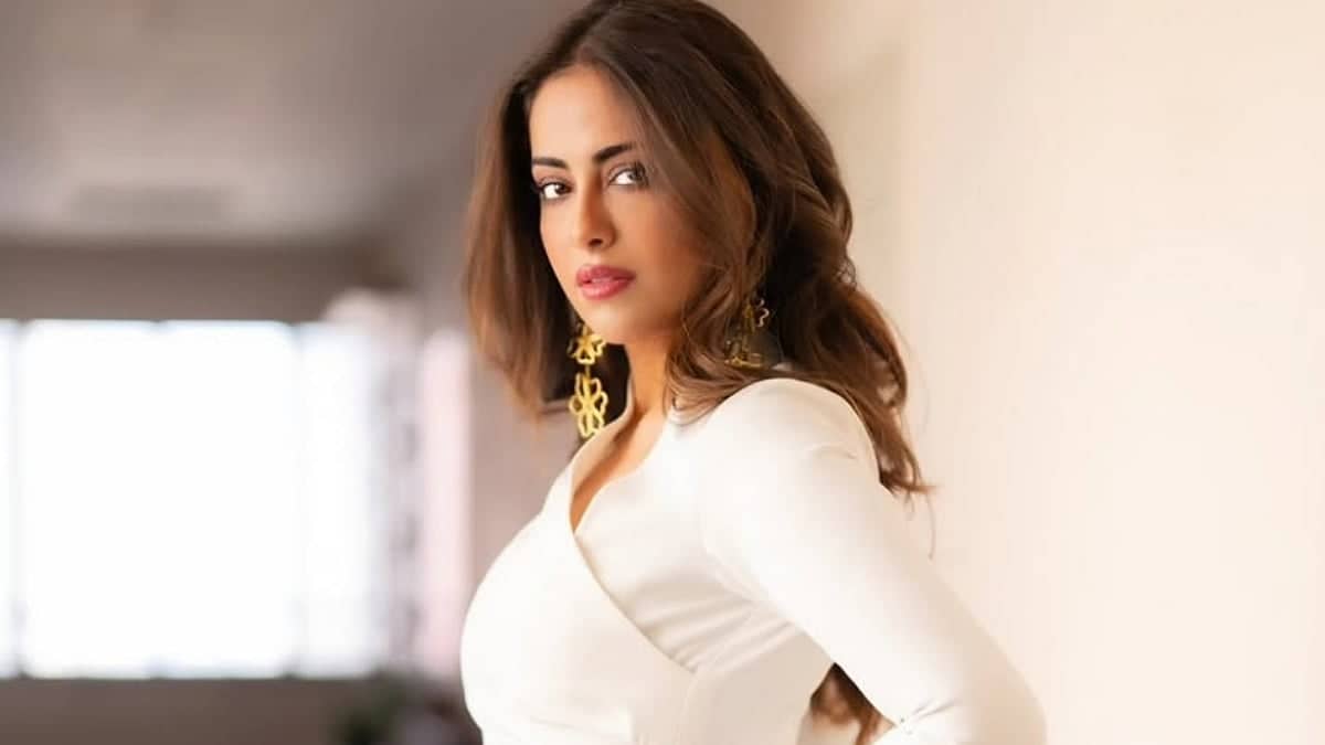 Avika Gor Ka Bangkok Shift: Kya Yeh Hai Ek Badi Galti?