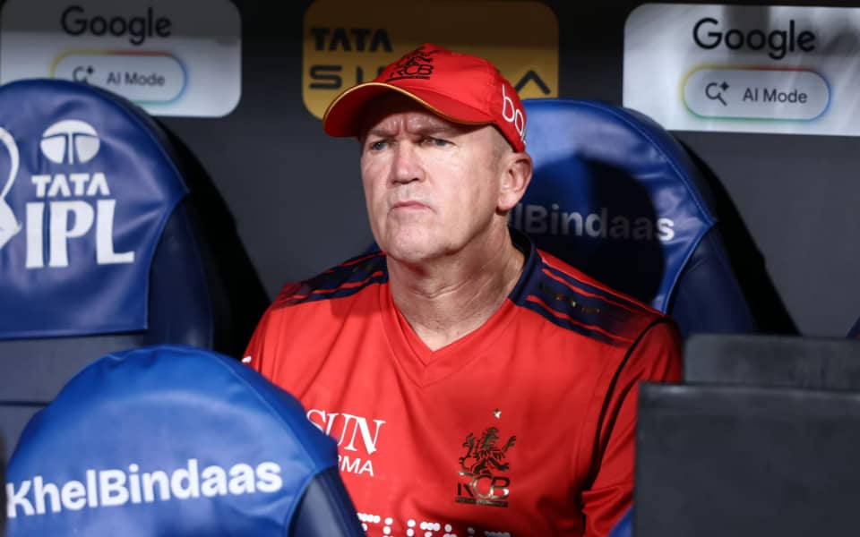 RCB Coach Andy Flower Ki Umpire Se Galiyon Ki Kahani IPL 2026