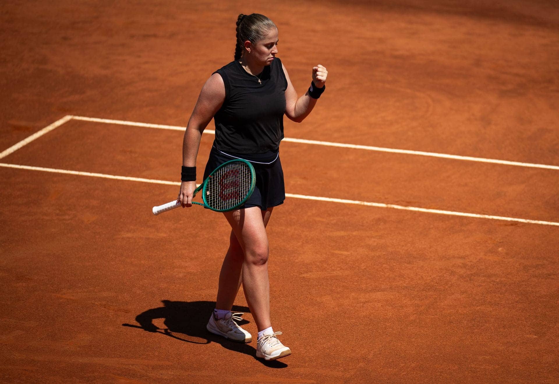 Ostapenko's Italian Open Showdown: Handshake? Not Today!