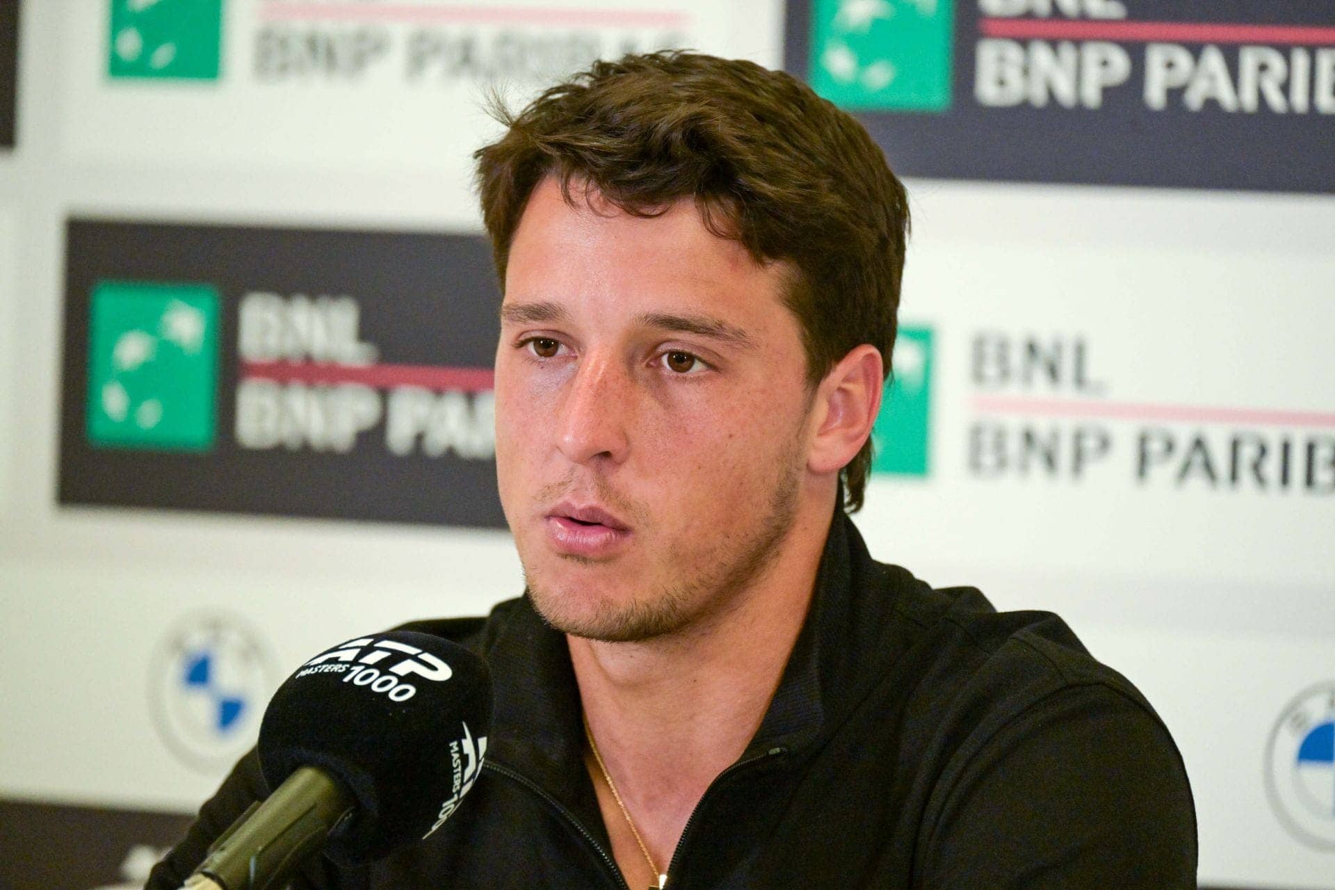 Zverev's 'Worst Court' Drama: Darderi's Windy Comeback!