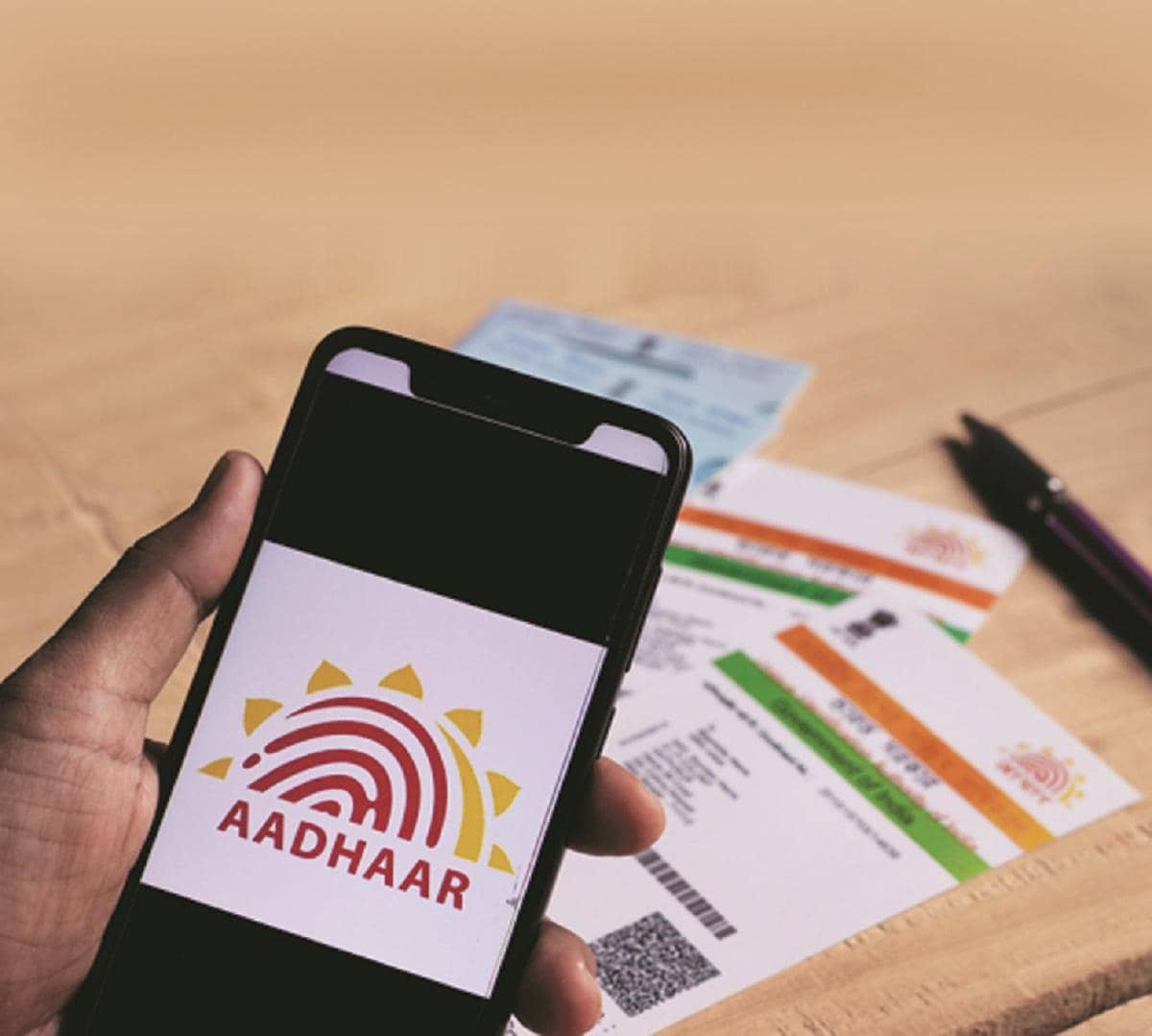 Aadhaar ka naya twist: Bacche aur foreign logon ke liye asaan!