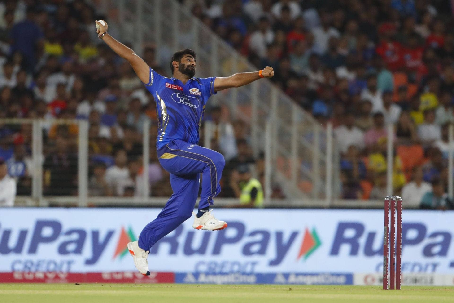 Jasprit Bumrah Takes Charge as MI Captain in IPL 2026