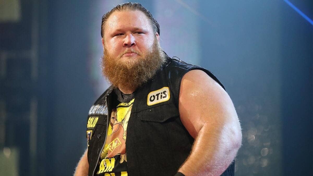 WWE's Otis Kisses Rival's Girlfriend in Wild Match Moment