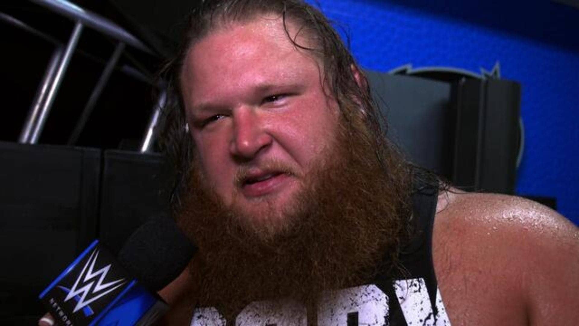 Otis Shocks WWE Fans with Surprise Kiss for Izzi Dame