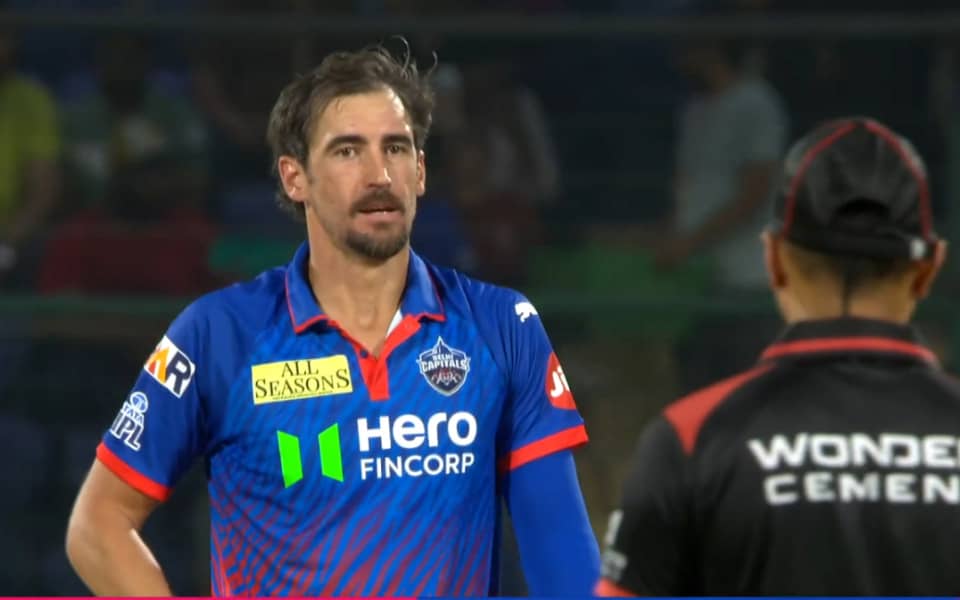 Starc's Bowling Brilliance: Three Wickets in Four Balls