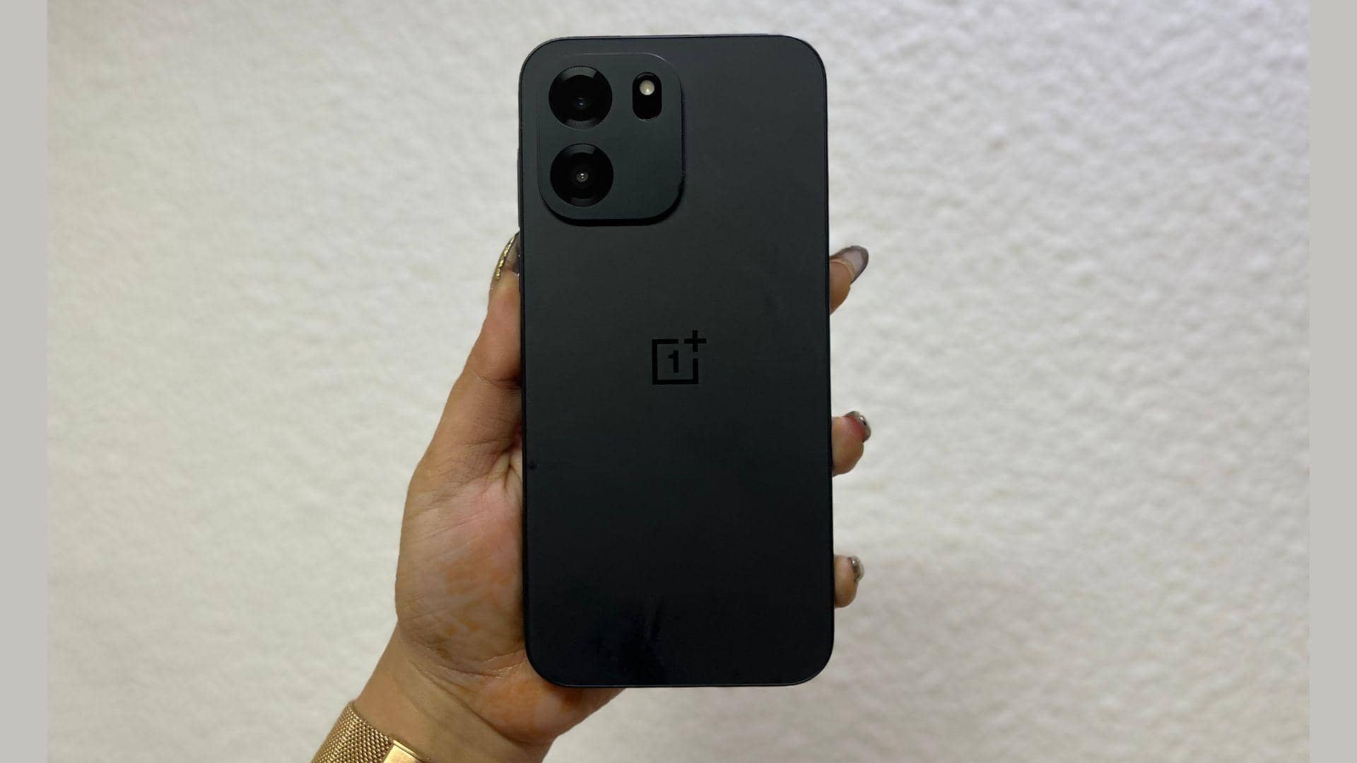 OnePlus Nord CE6: Battery Champ with a Selfie Snag