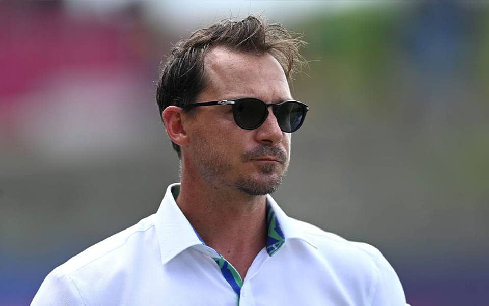 Dale Steyn Names Bhuvneshwar as RCB's Shocking MVP!