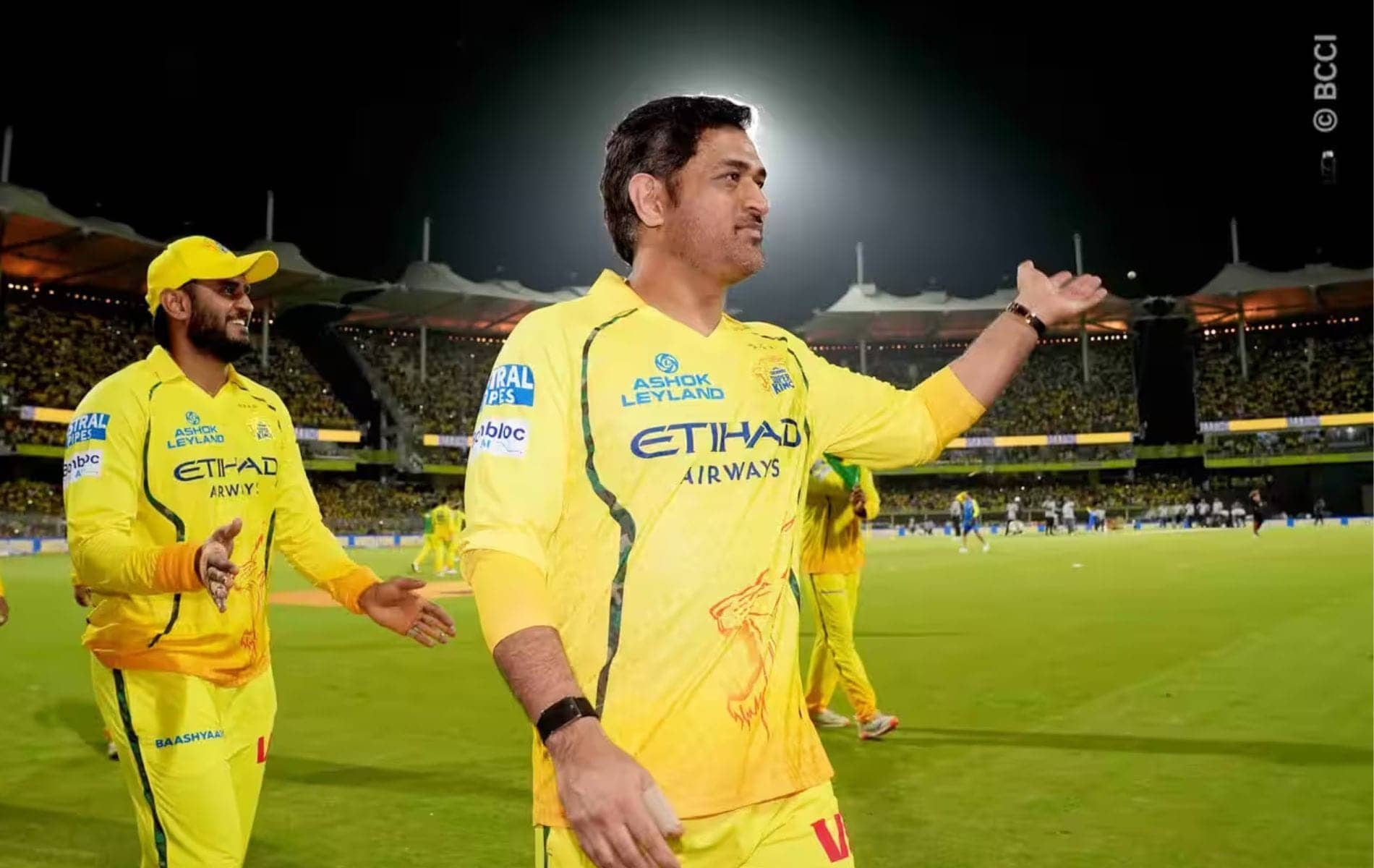 MS Dhoni Struts His Stuff While CSK Takes a Tough Loss