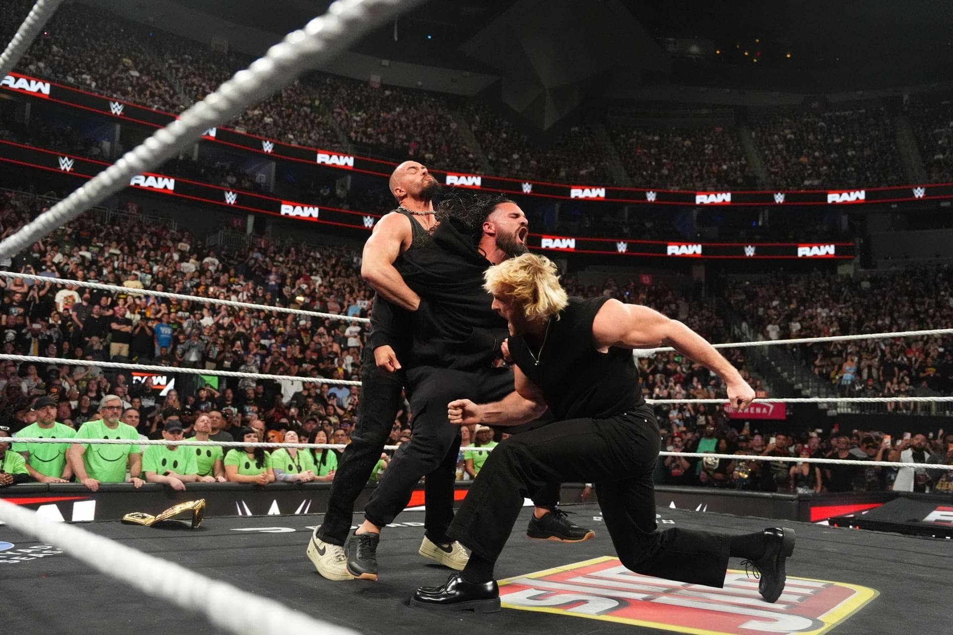Seth Rollins ki mushkil: Kya Ambrose aayega madad karne?