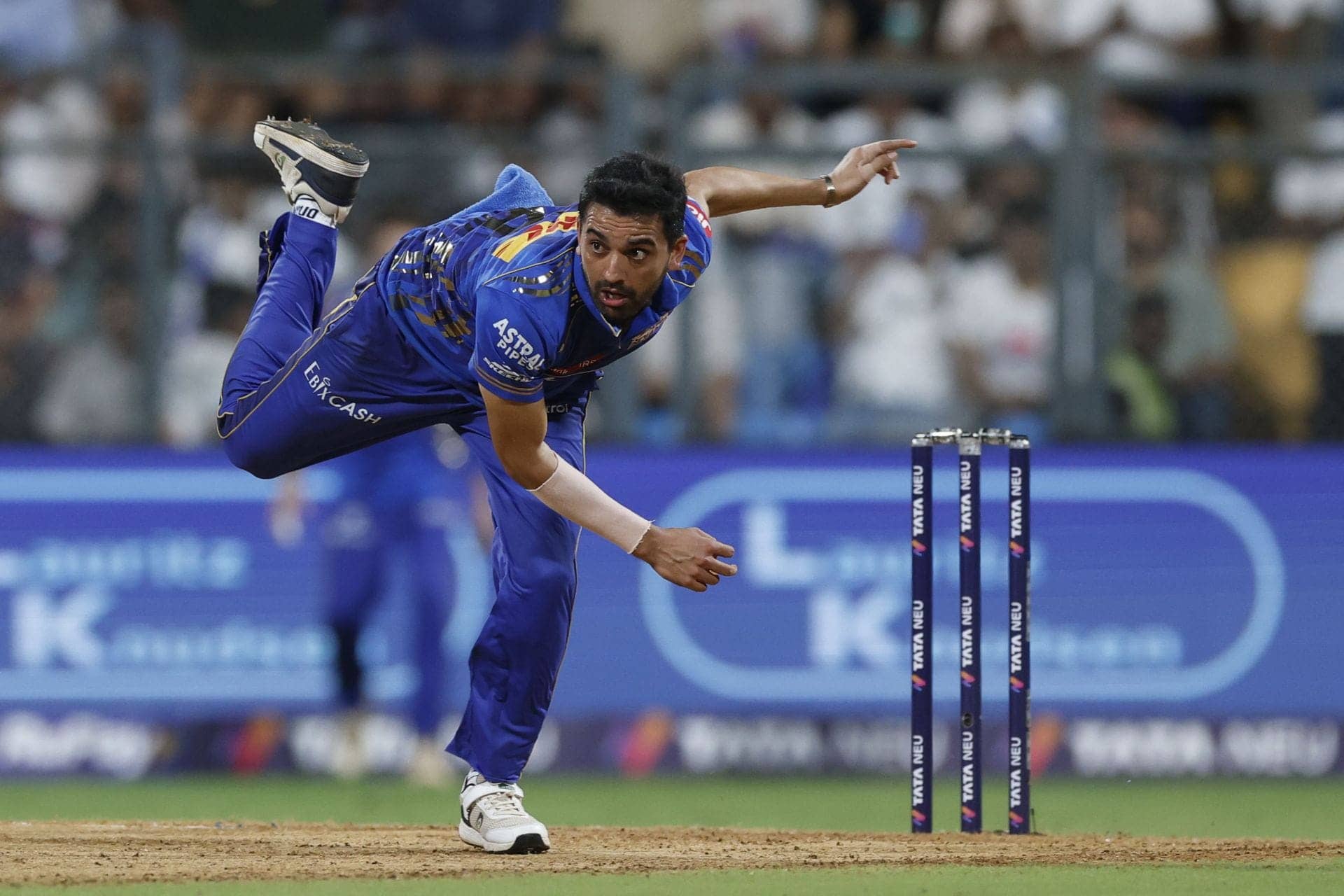 Deepak Chahar's Hilarious Note Celebration After Wicket
