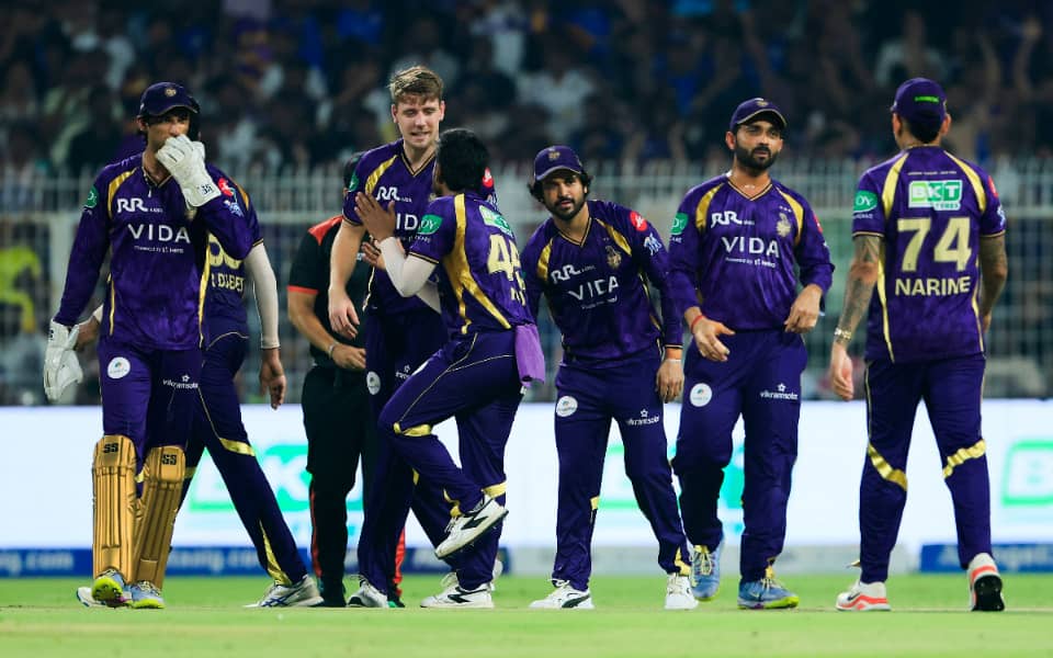 Kolkata Knight Riders Overcome Mumbai Indians in IPL Thriller