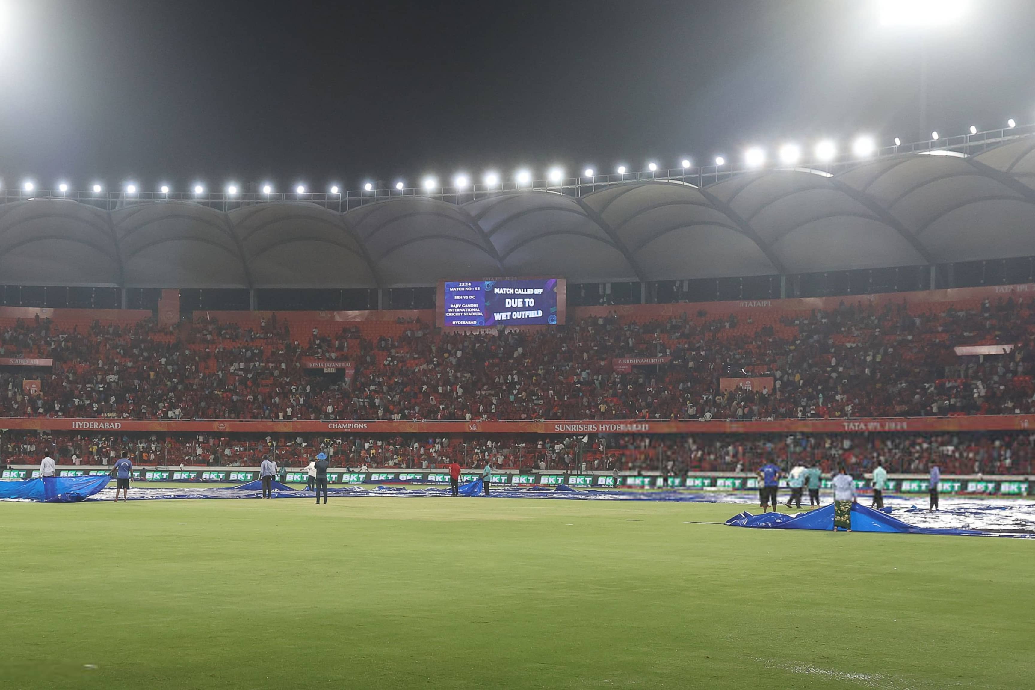 Sunrisers Hyderabad and Royal Challengers Bengaluru Face Off