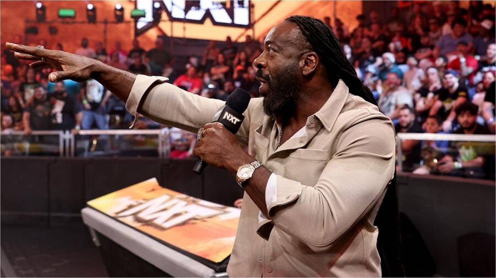 Booker T Reveals Vic Joseph Tried to Mute His Commentary Fun