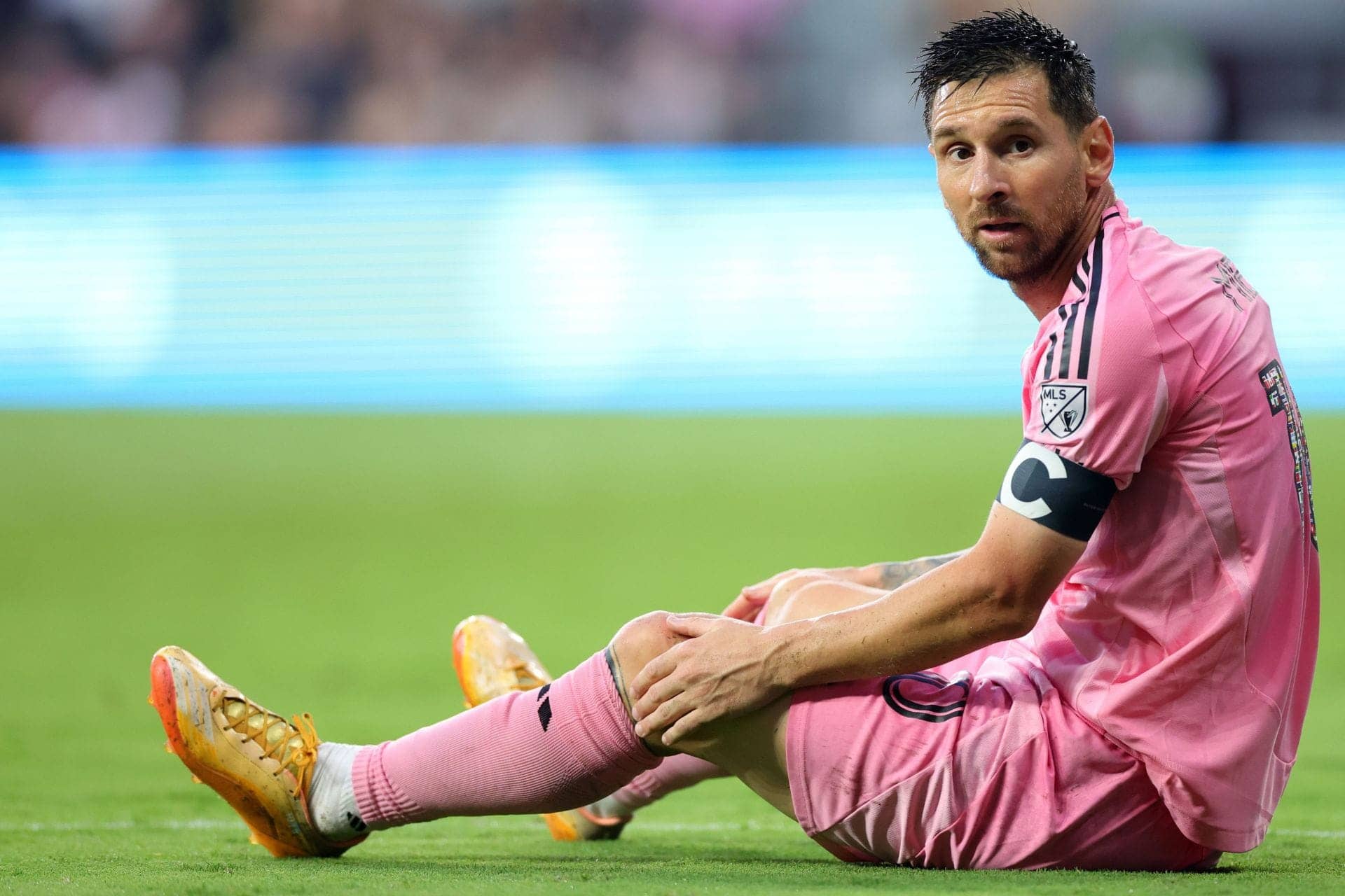 Messi's Injury Scare in Wild Win Before World Cup Showdown
