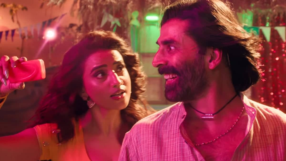 Ghis Ghis Ghis: Akshay Kumar and Akshara Singh Dance Like Pros