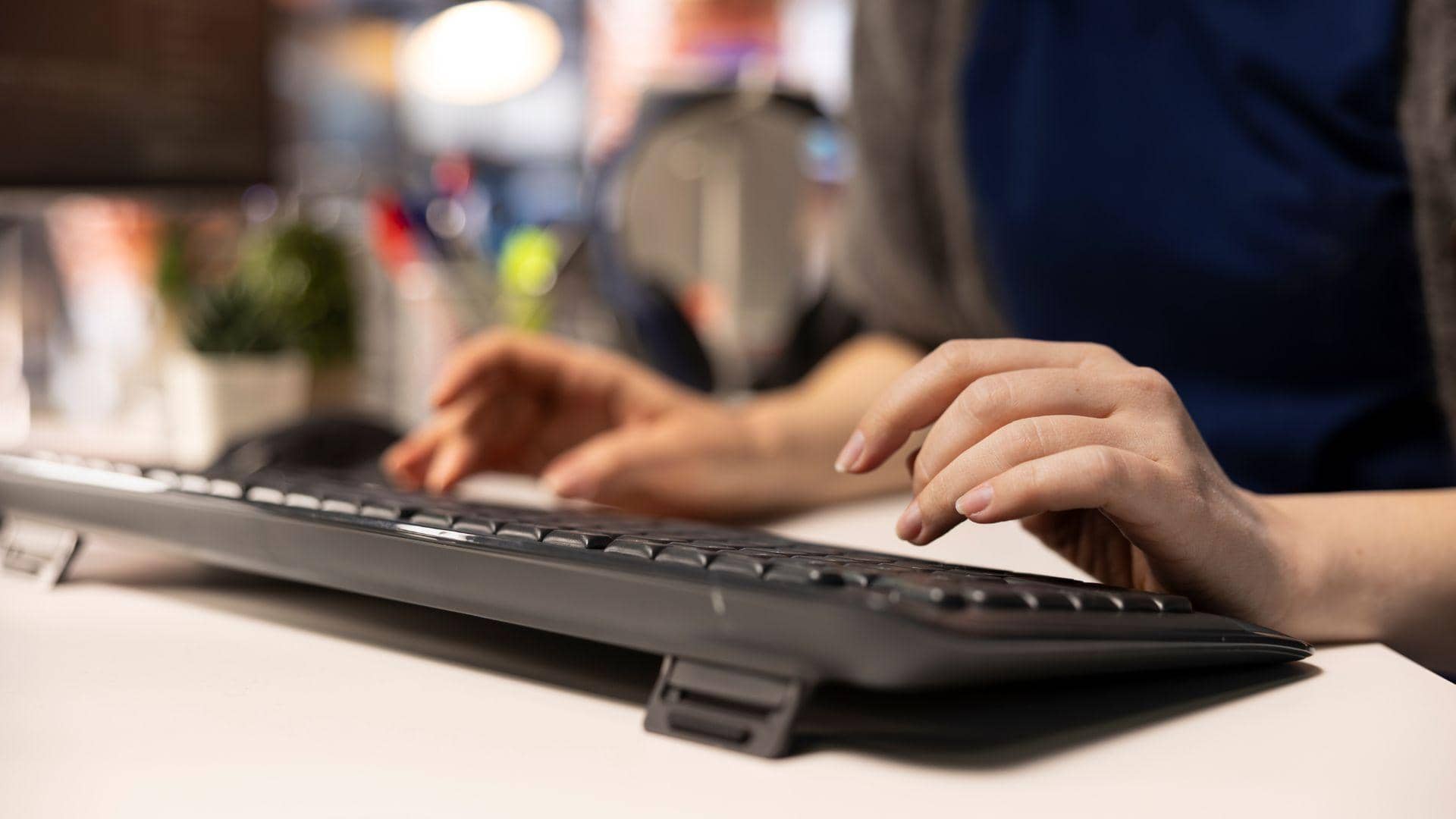 India's Web Traffic Soars While the World Hits Snooze