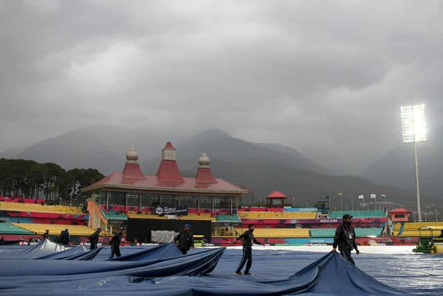 IPL 2026: RCB vs GT Rain Drama and Playoff Stakes