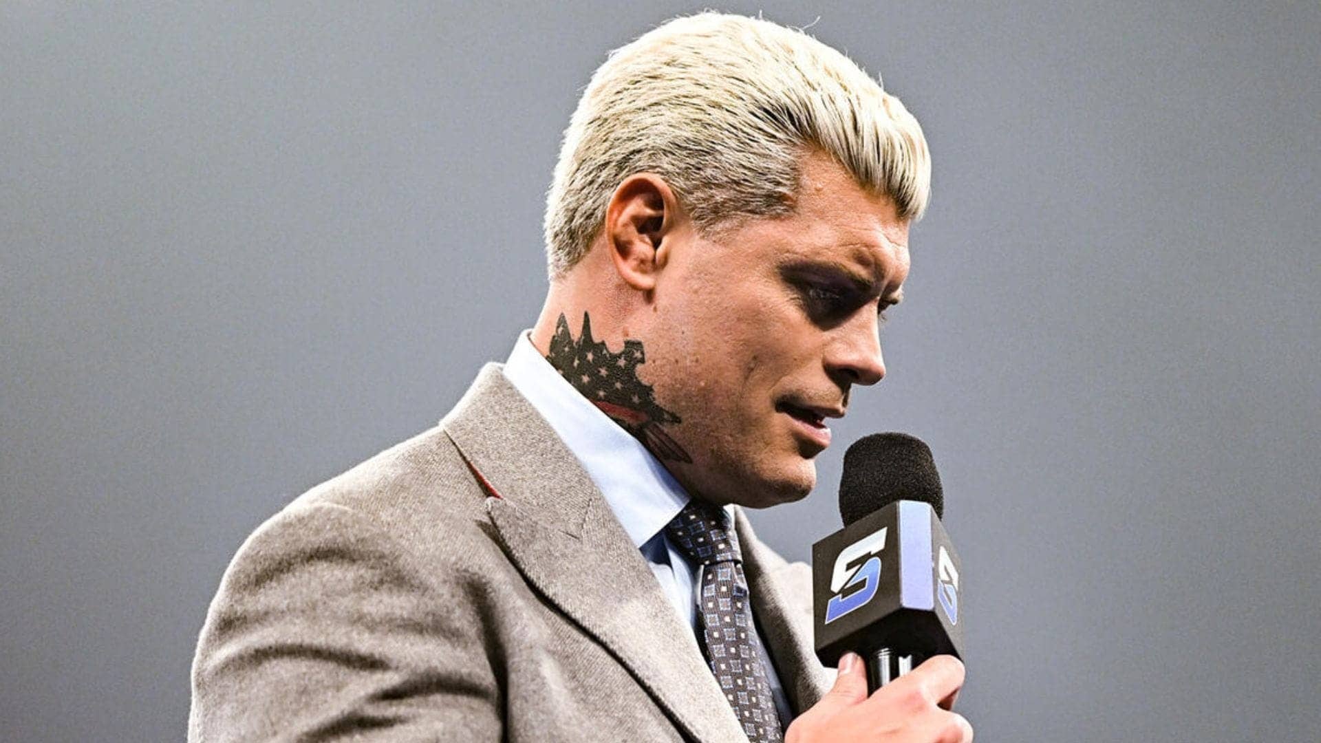 Cody Rhodes Gets Ready for WWE RAW and Clash in Italy