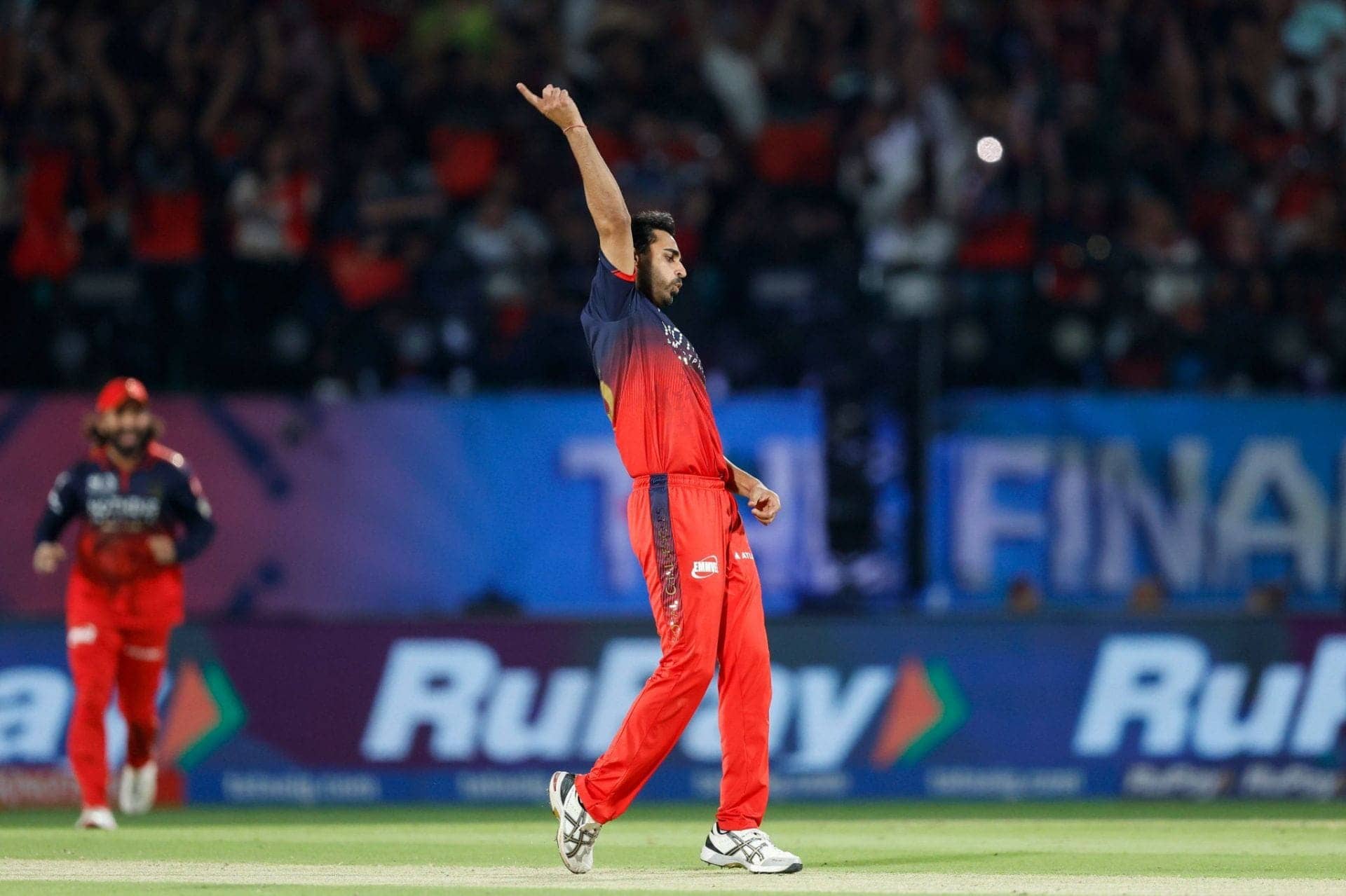 Bhuvneshwar Kumar Ne Shubman Gill Ko Ghar Bhej Diya