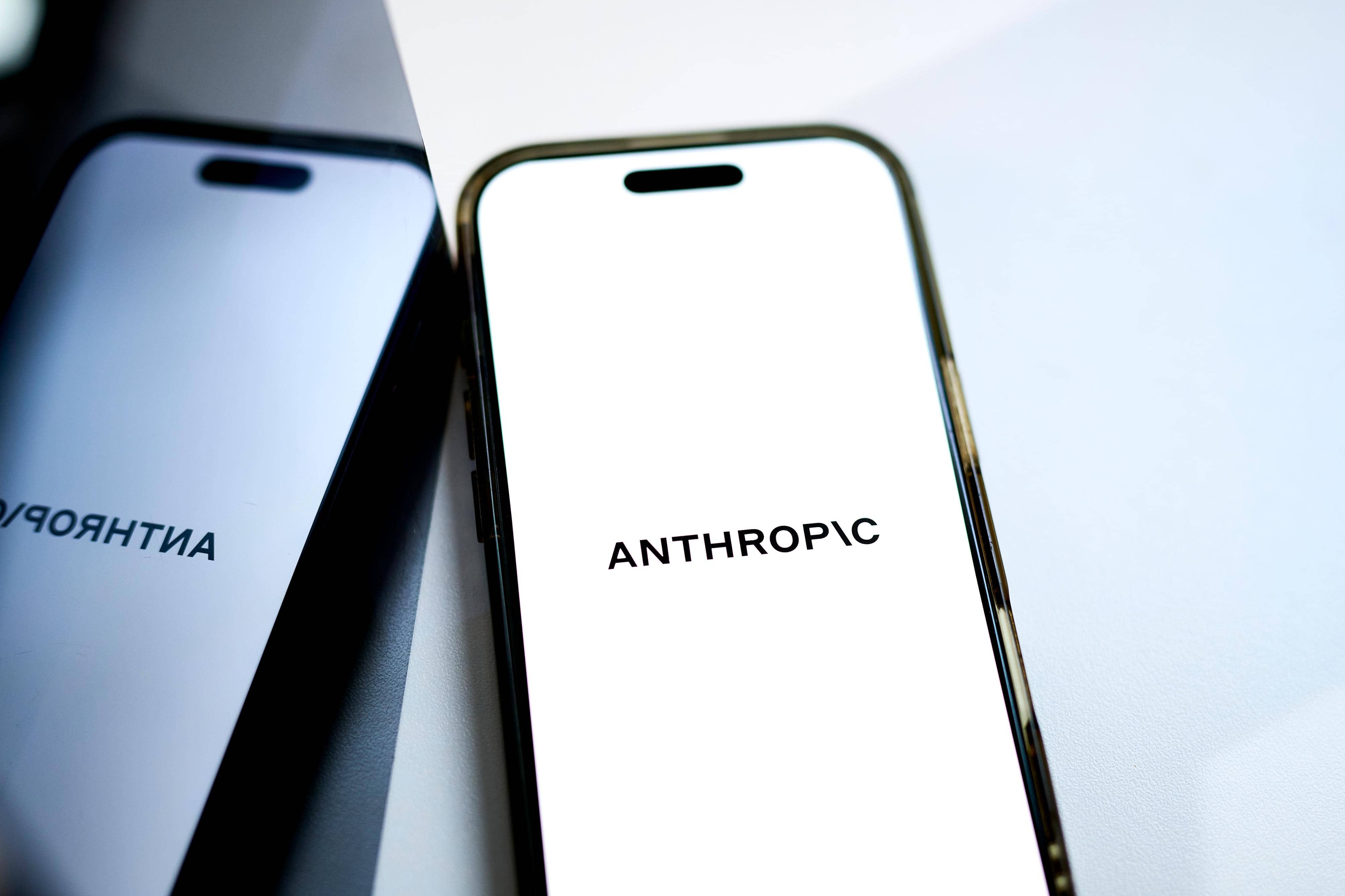 Anthropic Surges to $965 Billion, Outshining OpenAI