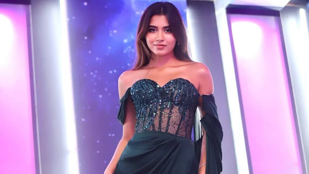 Akanksha Choudhary Teases Bigg Boss Buzz in Andheri
