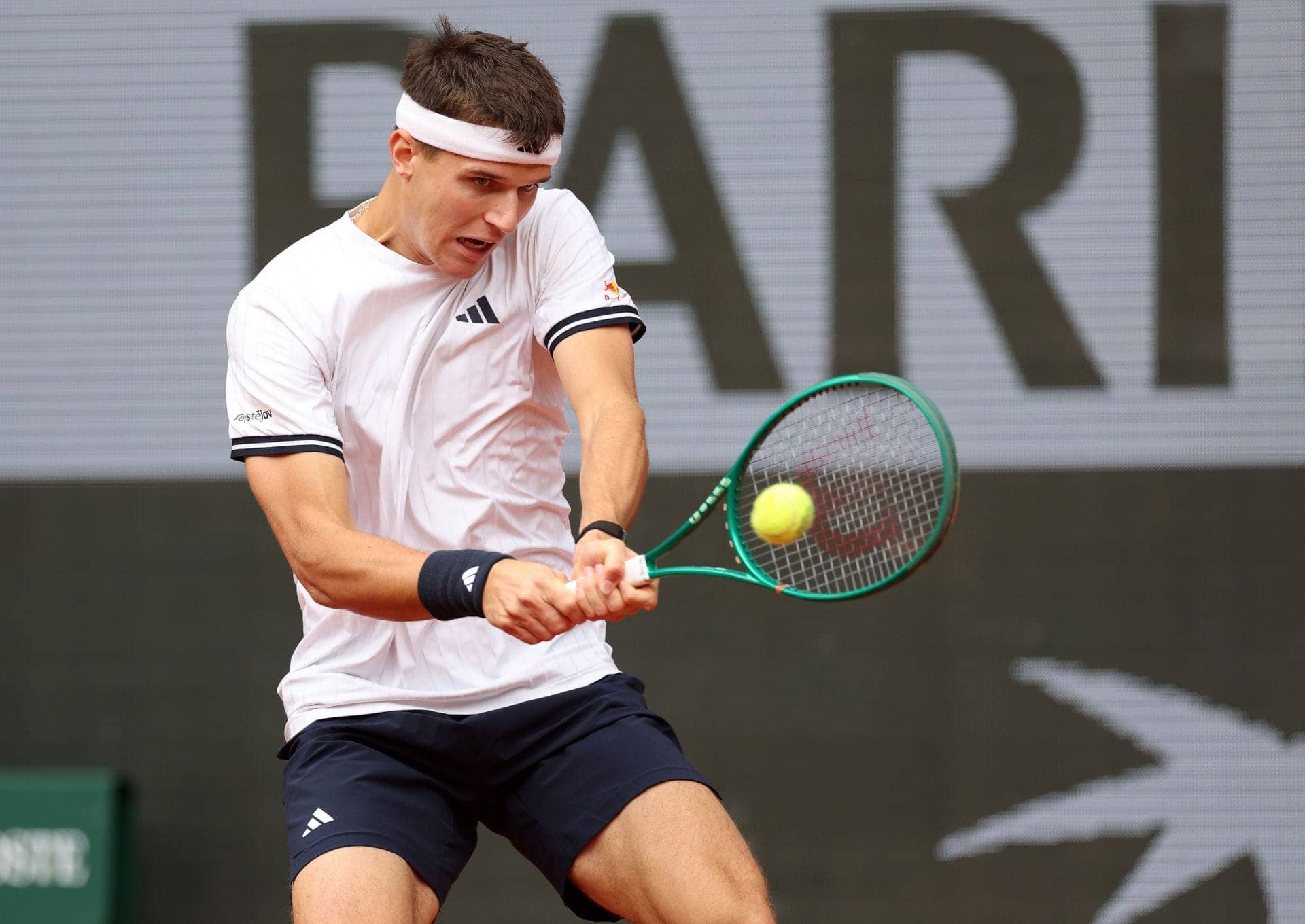 Agassi's Quip on Mensik's Mental Coach Sparks Debate
