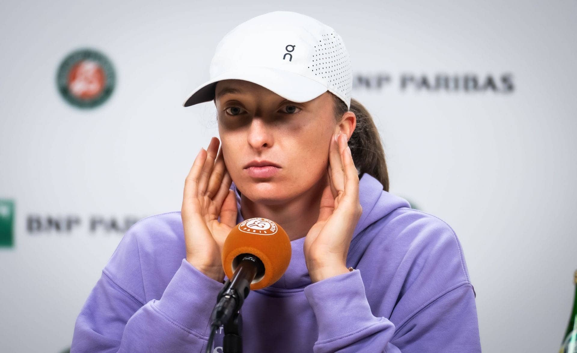 Iga Swiatek Sparks Drama with Selective Congrats at French Open