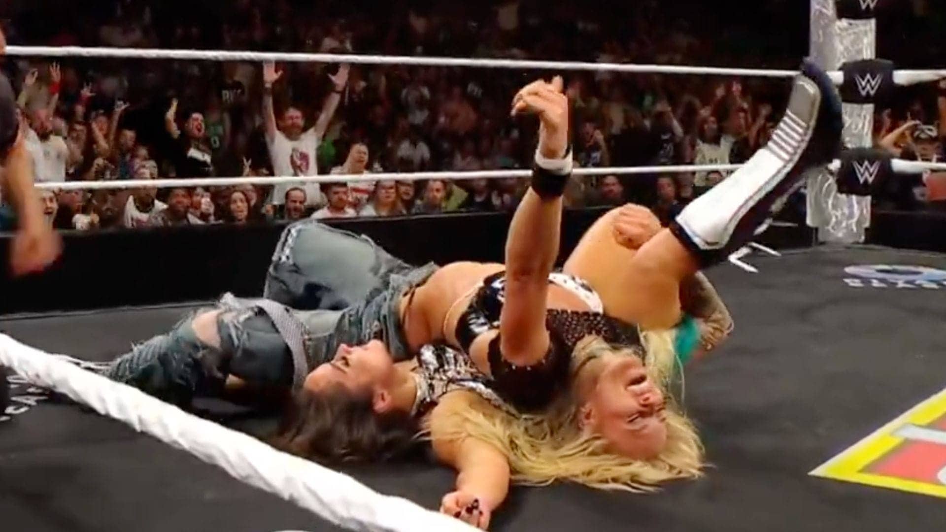 Sol Ruca Scores Big on WWE RAW While Dating Gets Tough