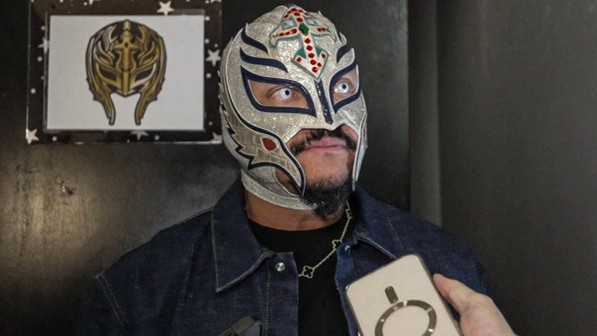 Rey Mysterio's Mask Gets a Dramatic Rescue on WWE RAW