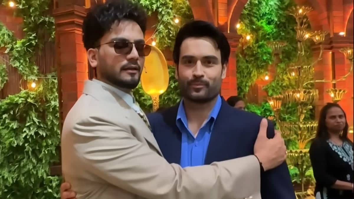 Elvish Yadav Jokes With Vivian Dsena About Baby Duties