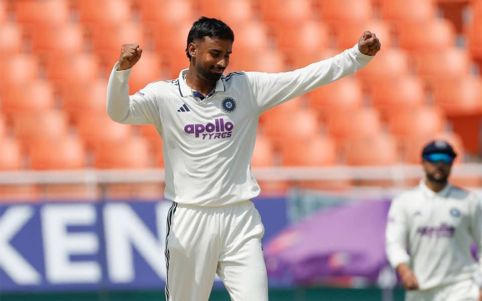 Manav Suthar Signs with Warwickshire After Test Debut
