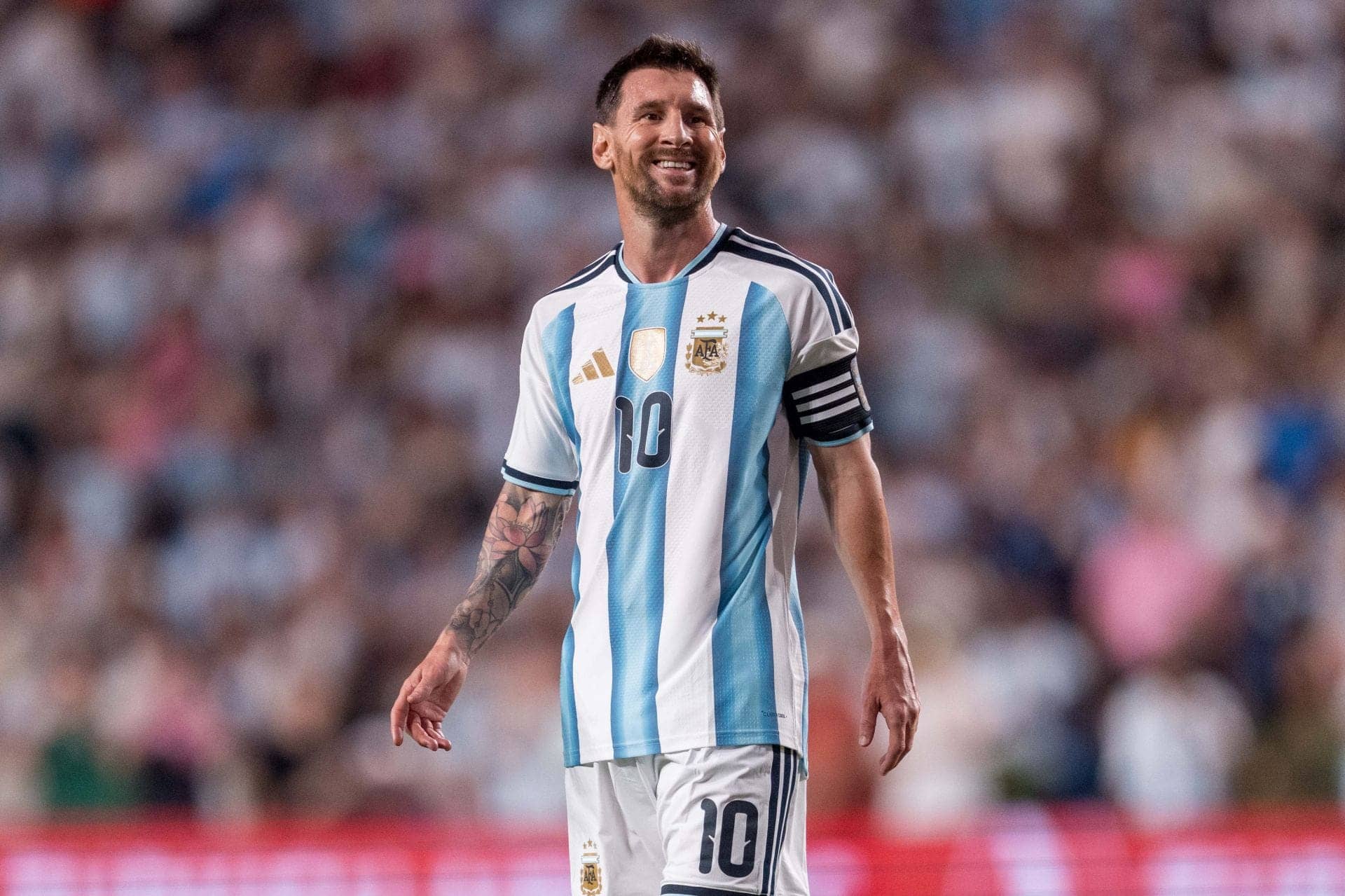 Messi Hugs Teammate's Son After Argentina's Friendly Win
