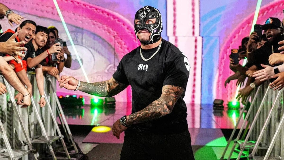 Rusev Unleashes Verbal Fire on Rey Mysterio in WWE RAW