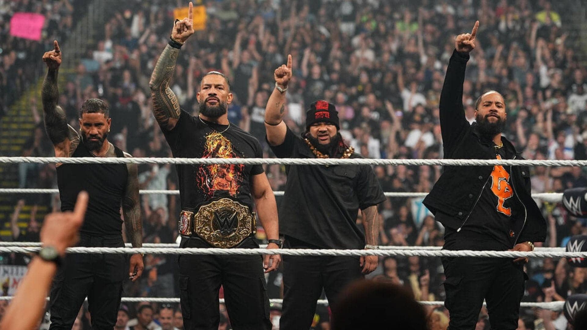 Roman Reigns Ne Kiya Celebrity Pe Chakkar Splash Attack