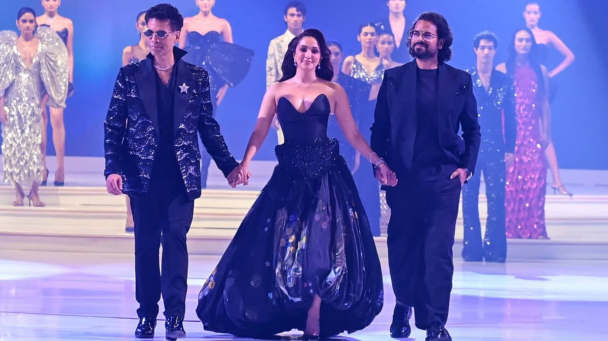 Kiara and Karan Light Up the Mumbai Fashion Runway