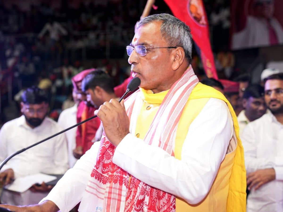 UP Minister Drops Bombshell on Samajwadi Party Split Drama