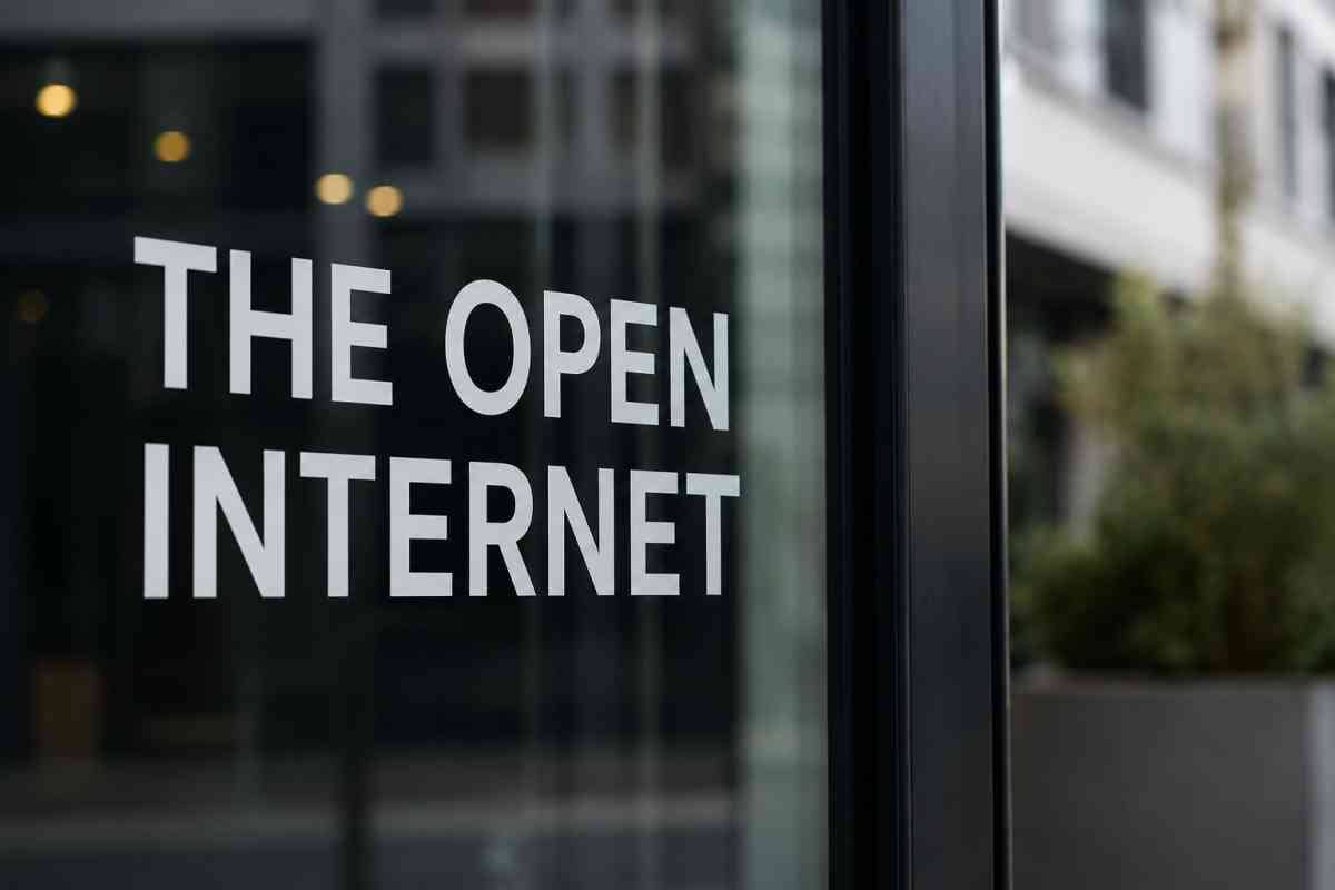 Internet Ki Bubbles: Jethalal Ki Samasya Aur Algorithms Ka Chakkar