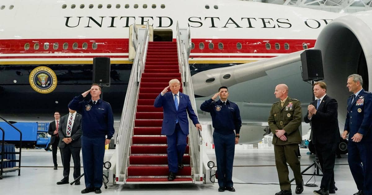 Trump Shows Off Qatar's Boeing 747 for Air Force One Fun