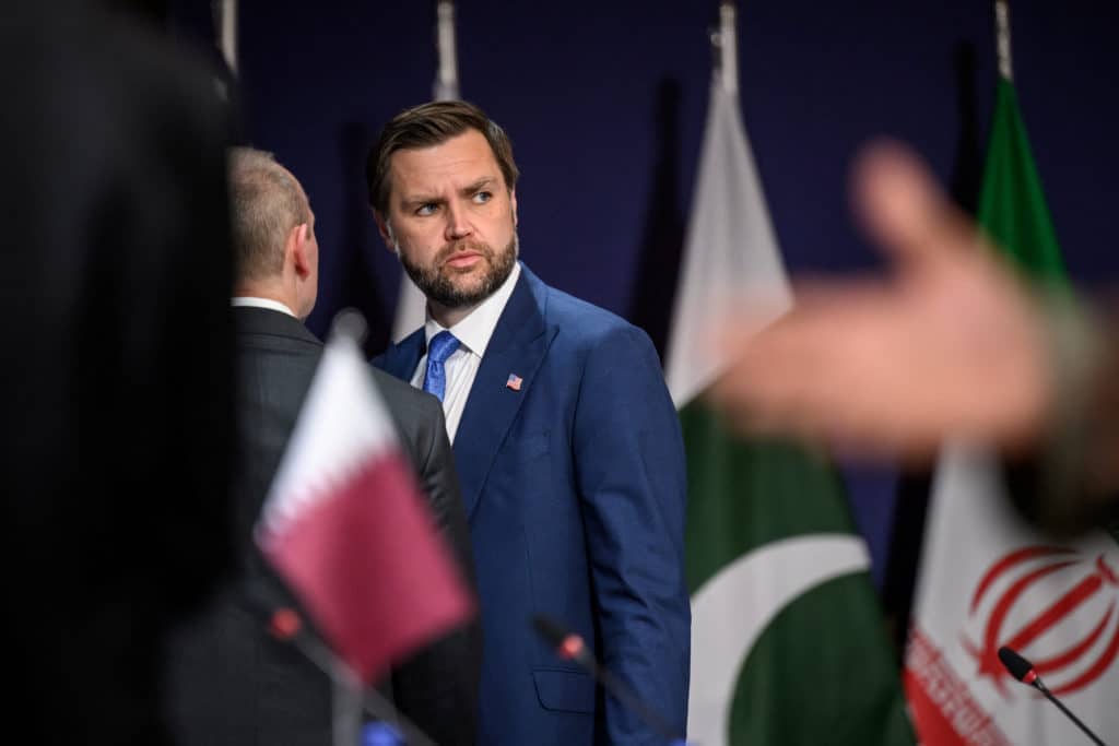 JD Vance Ka Switzerland Mein Iranian Officials Se Drama