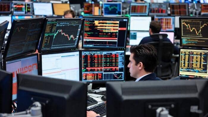 Markets Sizzle as Tech Gains and Energy Takes a Dive