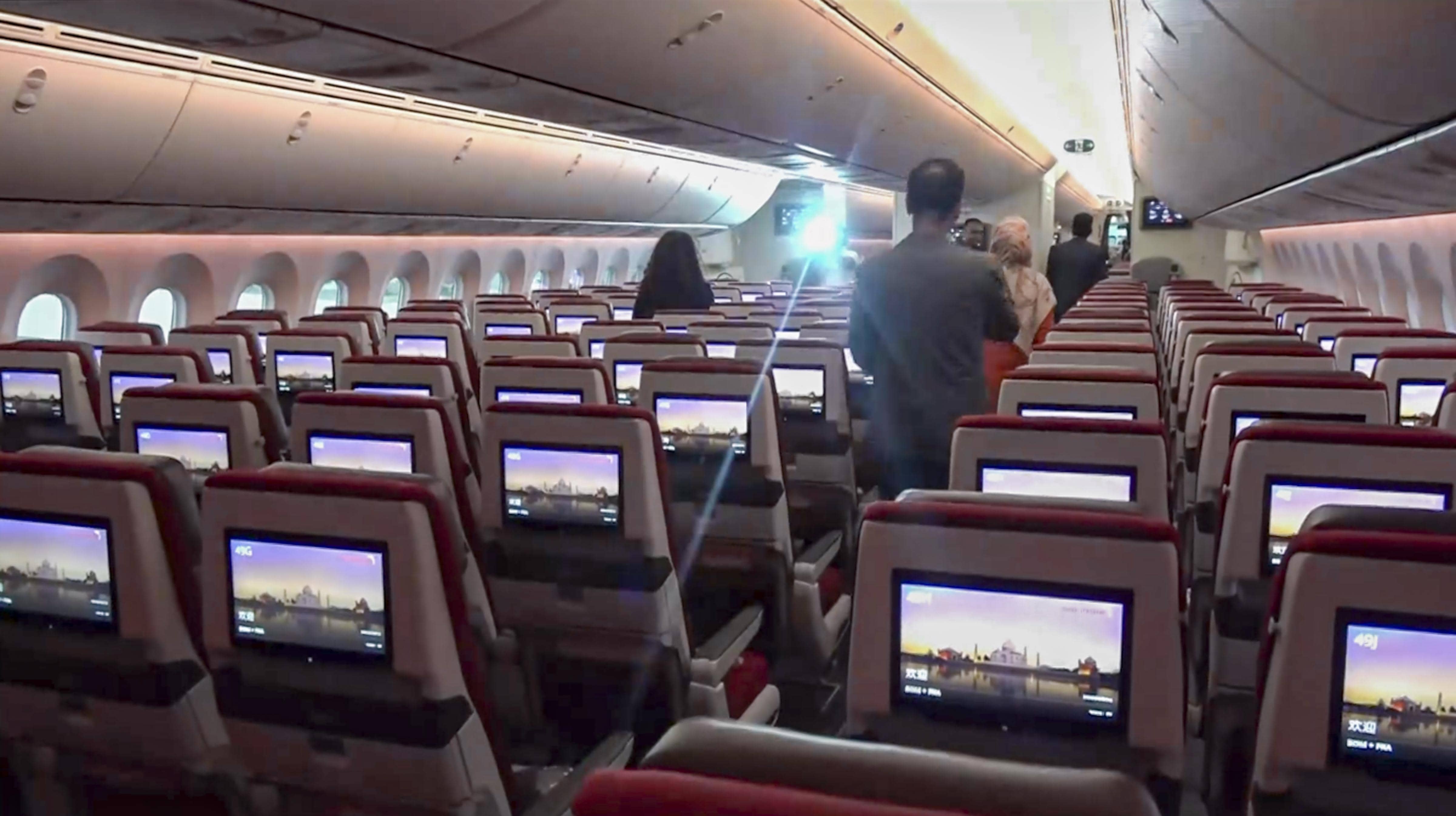 Air India Aur Booking.com Ki Dosti: Hotel Booking Mein Points!