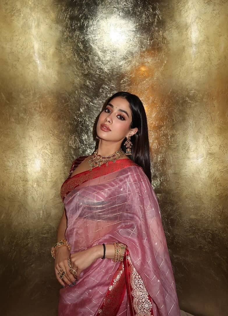 Janhvi Kapoor Dazzles in Banarasi Saree at Wedding Bash