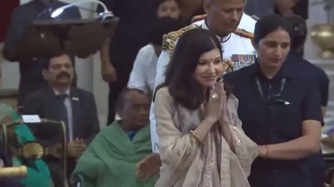 Alka Yagnik's Padma Bhushan Moment Sparks Health Concerns