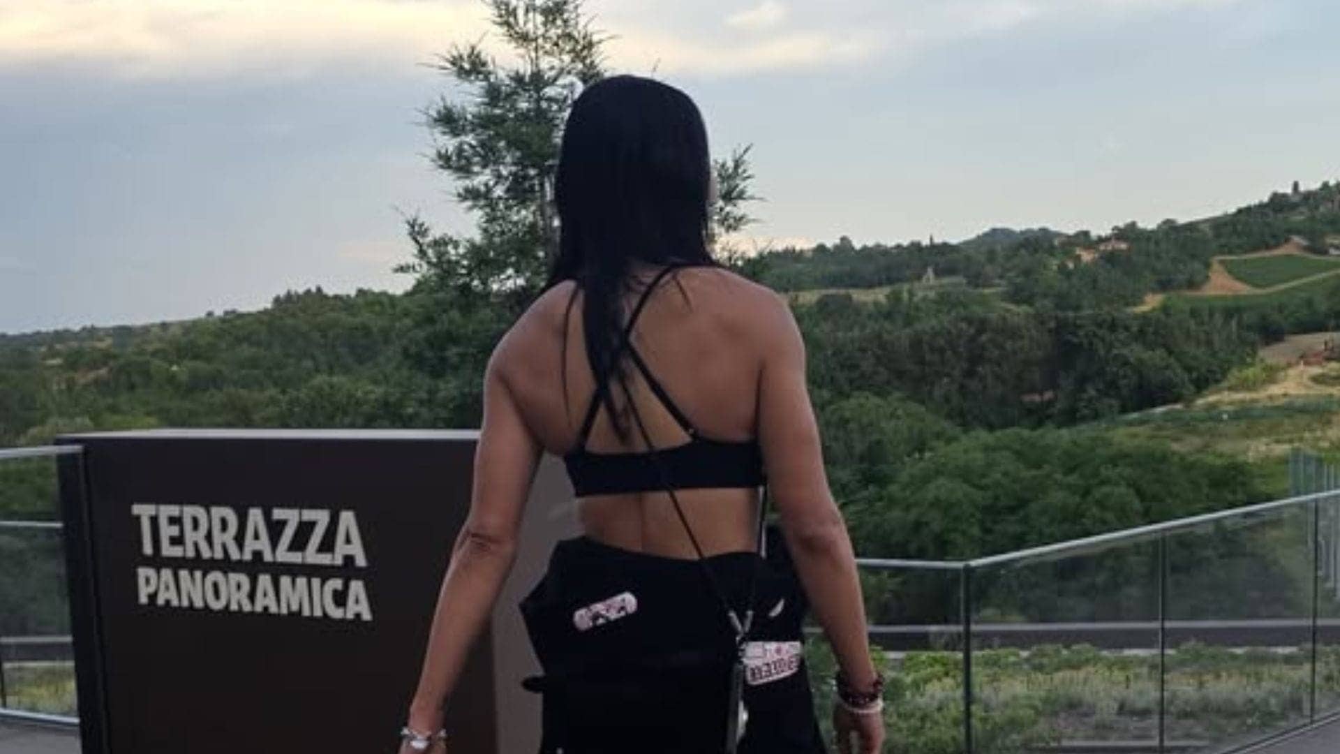 Mia Yim's Wardrobe Malfunction: From Skirts to Baggy Pants
